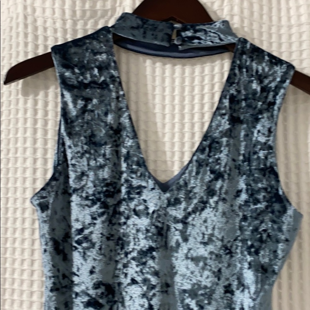 Dress - Picture 6 of 10